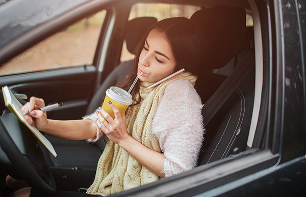 5 Dangerous Habits Teenage Drivers Must Avoid